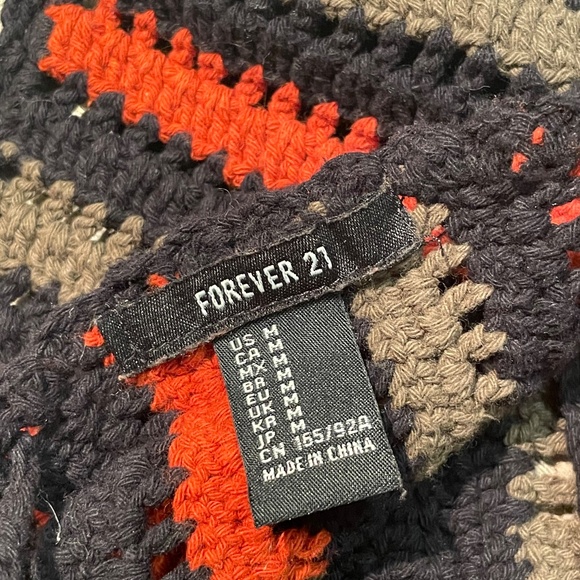 Beautiful Cropped Crochet Halter Tie Tank Top Size M In Black/Red/Olive Green - Picture 8 of 11